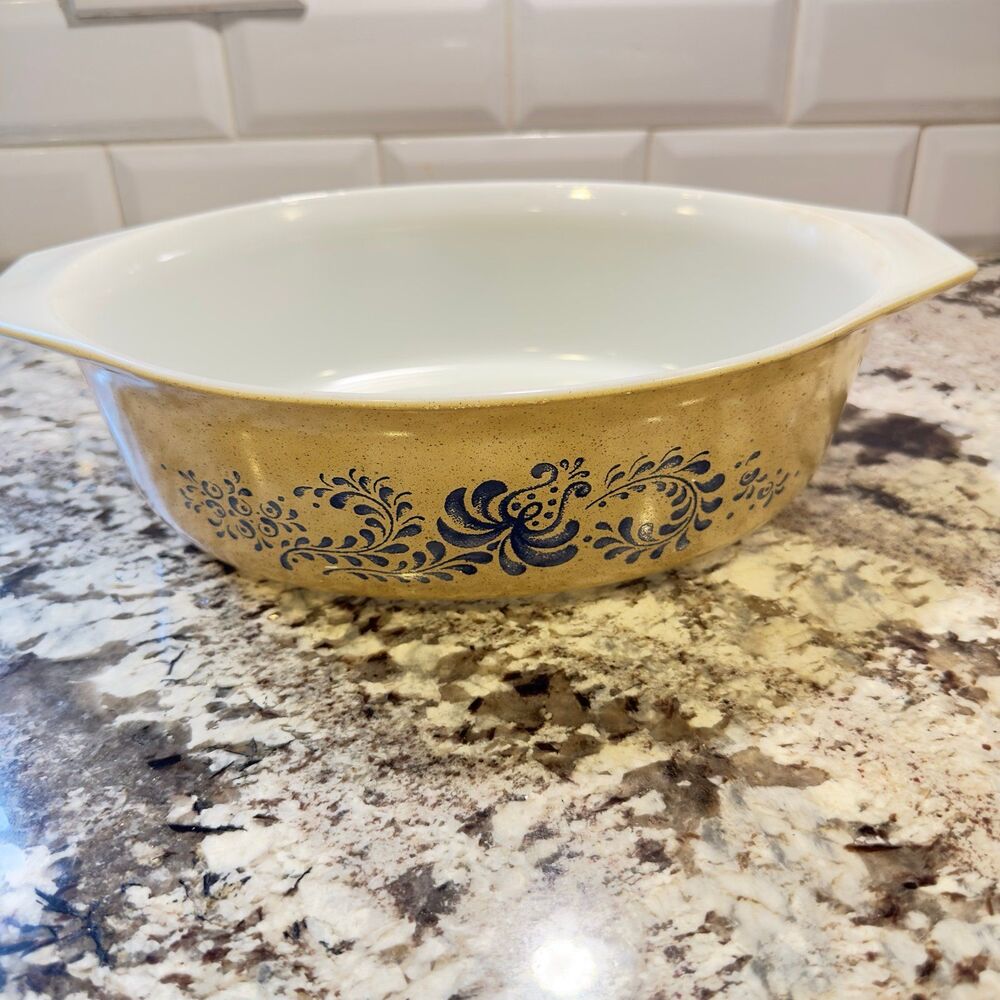 Vintage Pyrex Homestead Casserole Dish Tan Speckle Blue Oval